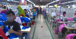 নিম্নমুখী রপ্তানি বাজার; বিশ্ববাজারে পিছিয়ে পড়ছে পোশাক খাত